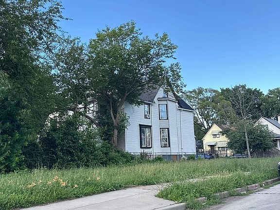 2nd image of 11824 S Emerald Ave