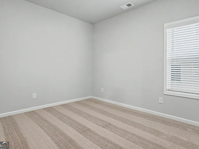 270 Southridge — Photo 36