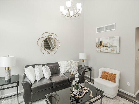 3rd image of 11310 Vernon Way