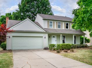 2119 N Fairview Ln, Rochester Hills, MI 48306