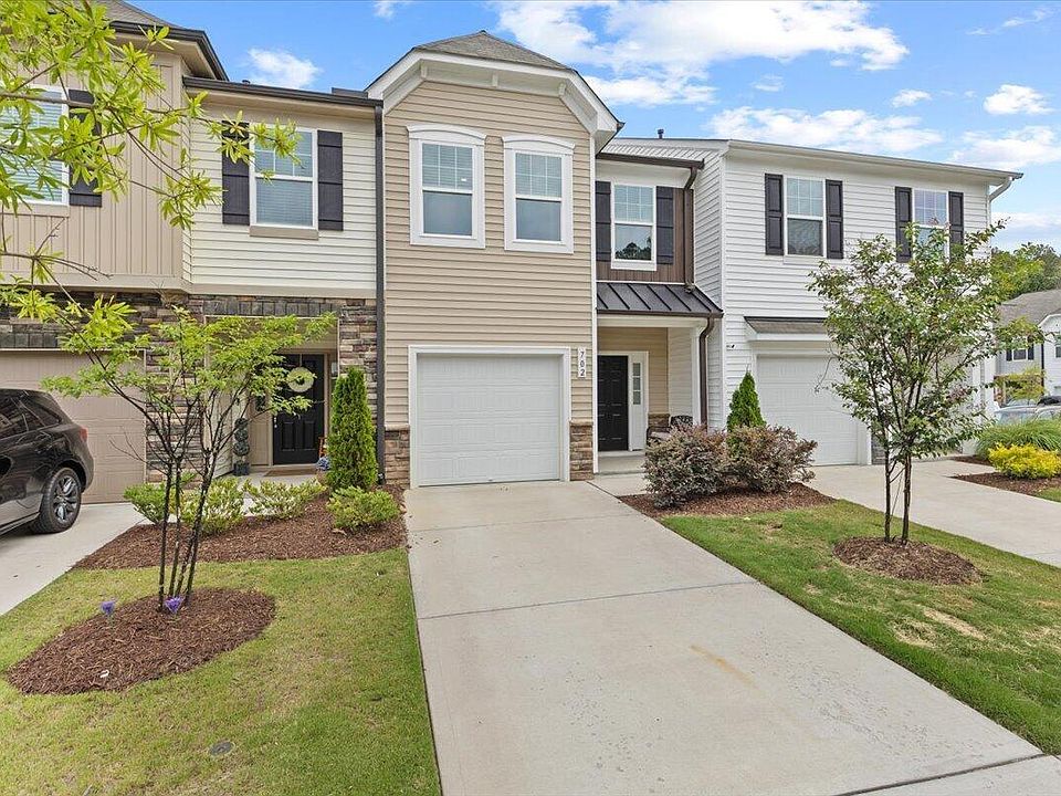 1st image of 702 Ridge Cliff Ln