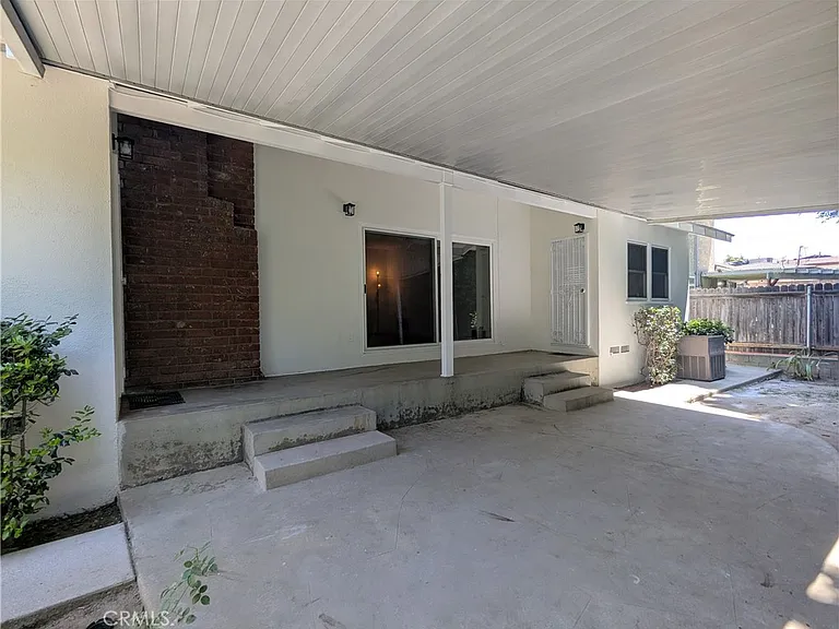 6829 McLennan Ave — Photo 32