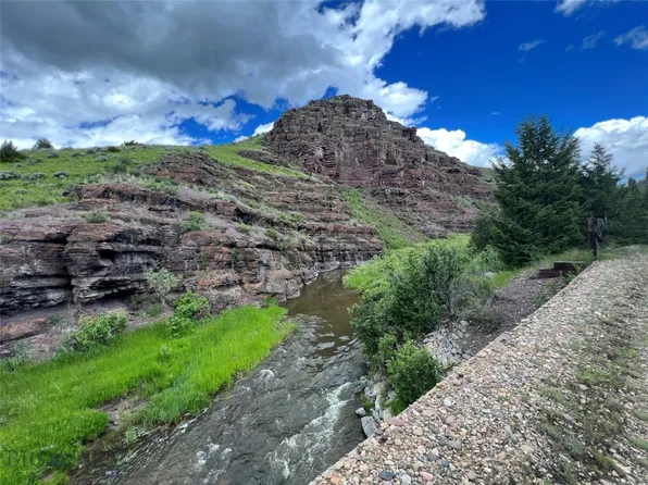 Sixteen Mile Rd, Ringling, MT 59642