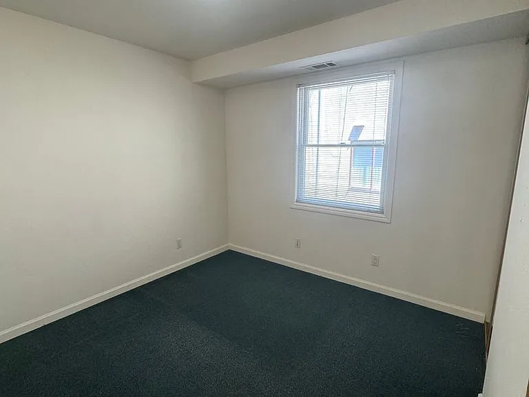 2527 Piedmont Ave #C — Photo 16