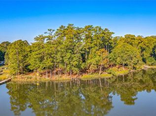 1 Camellia Dr, Newport News, VA 23602