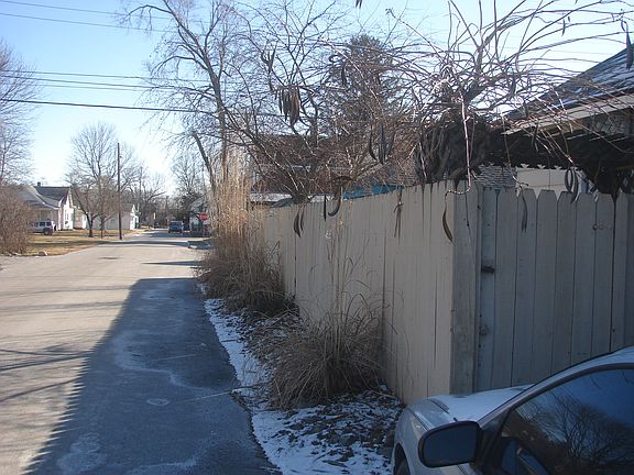 4th image of 704 S 9th St