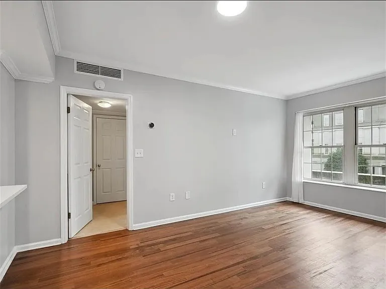 199 14th St NE #210 — Photo 3