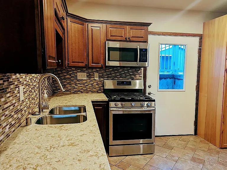 2926 Madrona St #B101 — Photo 4