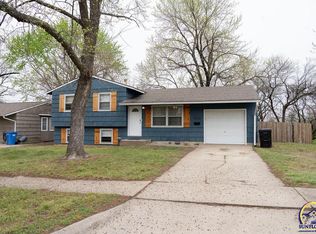 5200 SW 31st St, Topeka, KS 66614