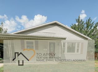 606 E Plum St, Robinson, IL 62454