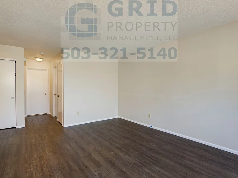 5101-5109 SE Stark St — Photo 3