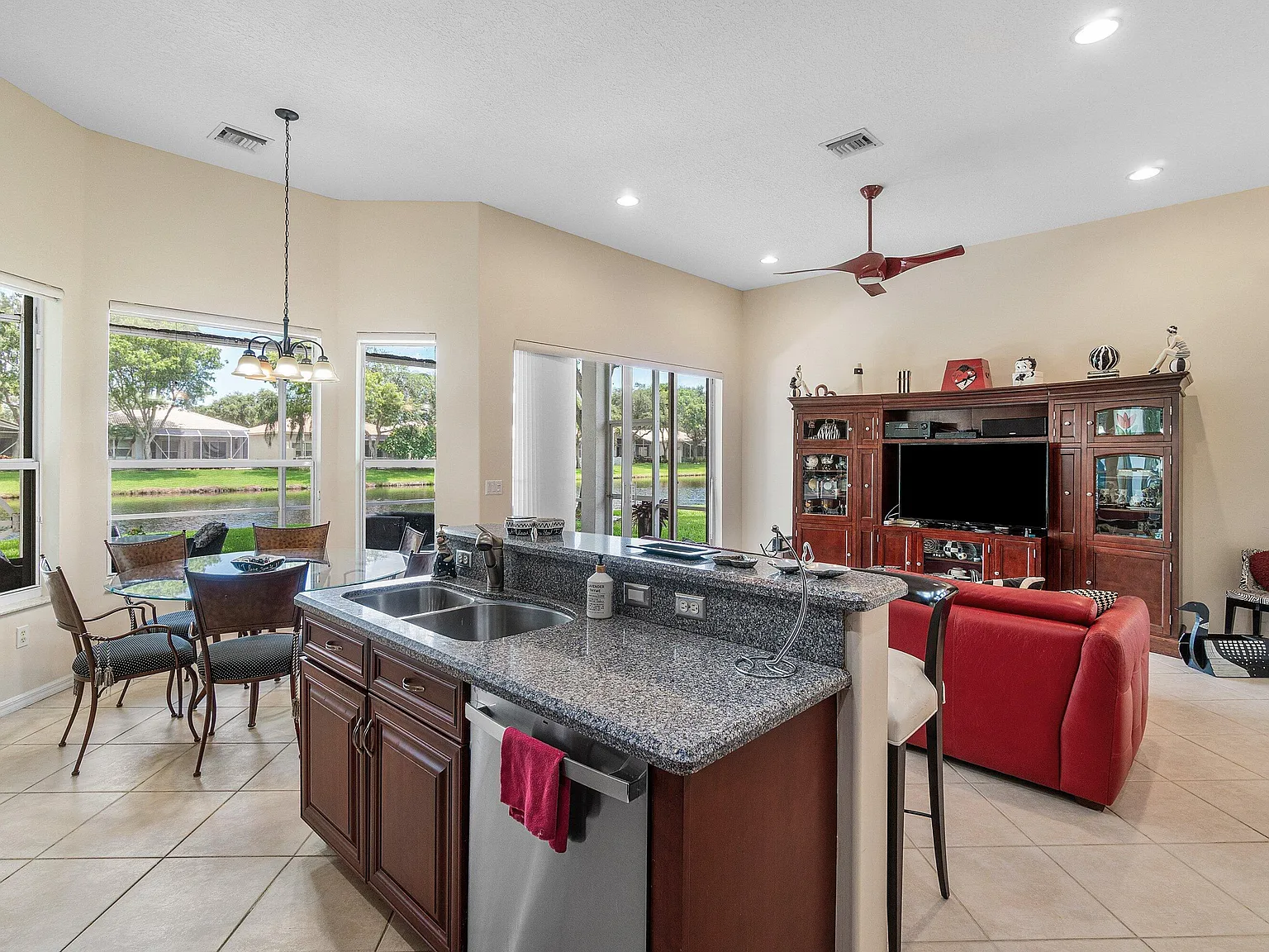 3 bed, 2.5 bath, 2436 sqft, $4,750 — Photo 4