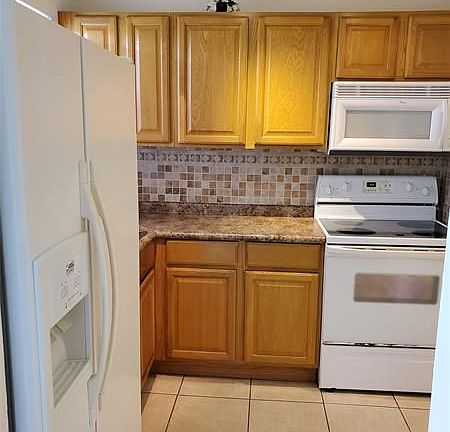 3rd image of 8110 Sunrise Lakes Blvd APT 308