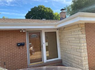 312 S Mount Prospect Rd, Mount Prospect, IL 60056