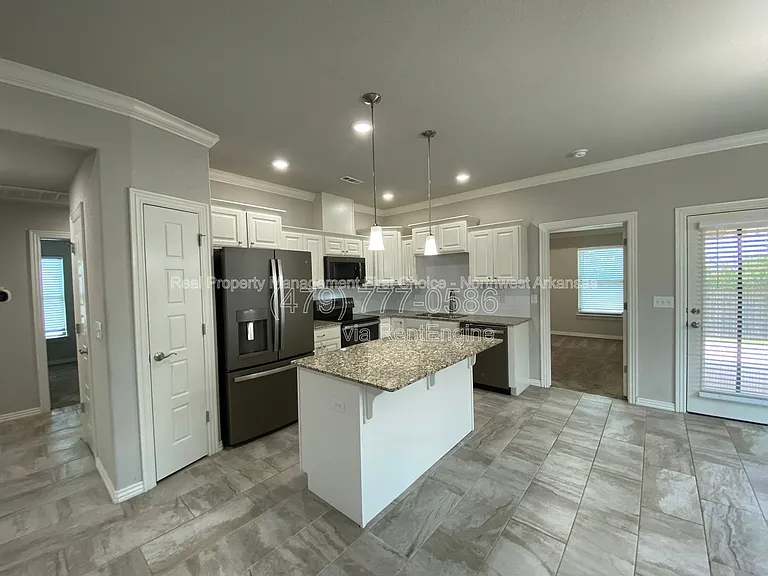 109 S Geranium Ln — Photo 7