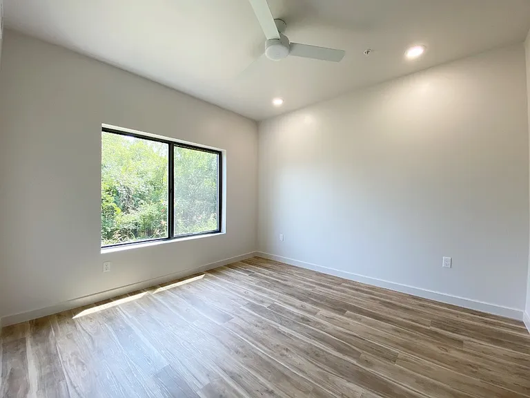 1683 Midtown Pl #104 — Photo 6