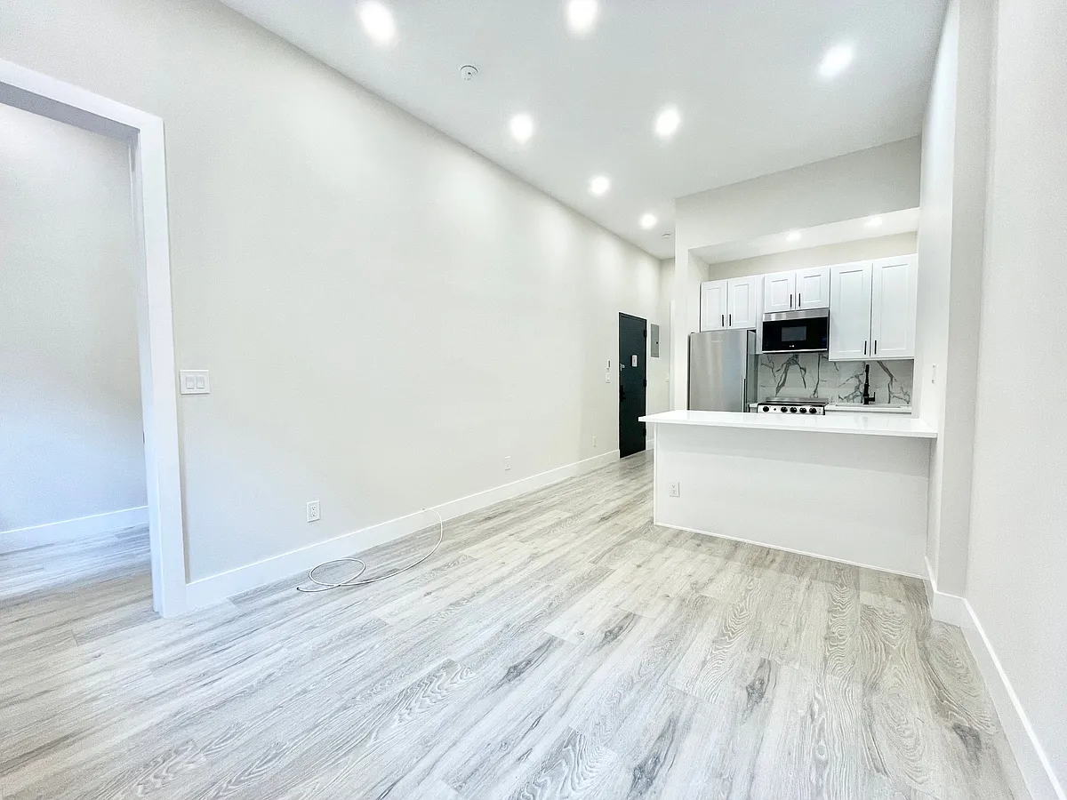 Building Photo - 237 E 33rd St #2A