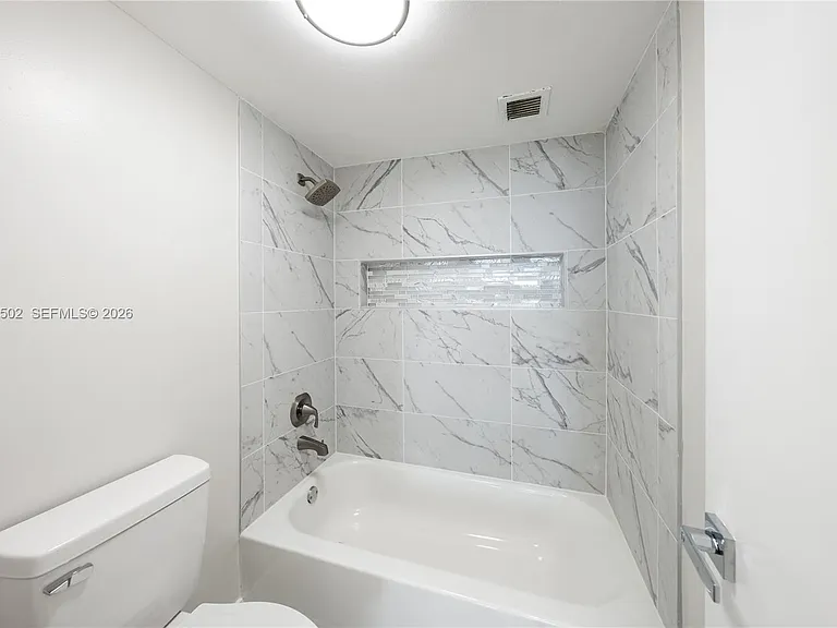 16740 NE 9th Ave #809 — Photo 24