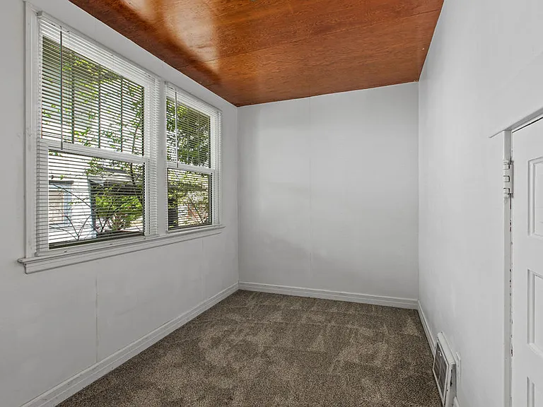 1615 11th Ave — Photo 14