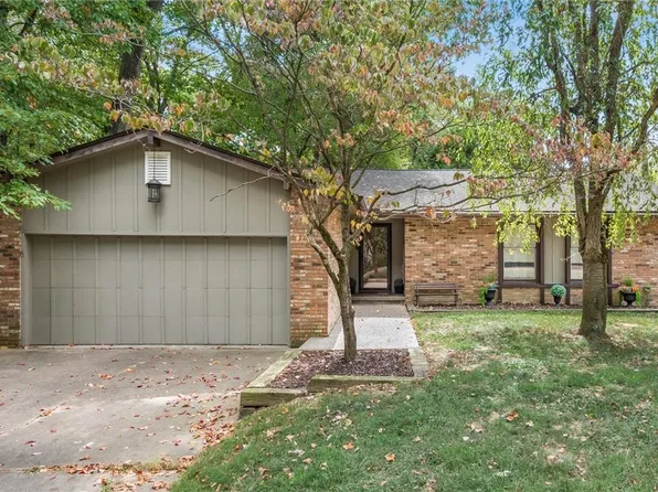 984 Eastward Cir, Zanesville, OH 43701