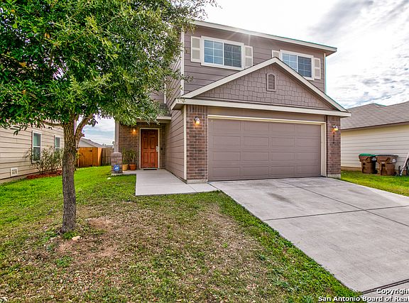 2nd image of 9014 Oakwood Park