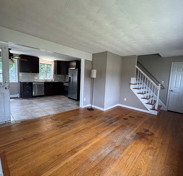 89 Florida Dr — Photo 6