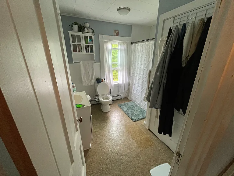 629 Main St #B — Photo 11