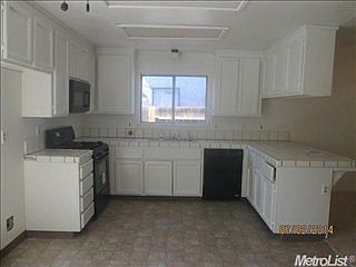 4th image of 558 Cedarwood Ct