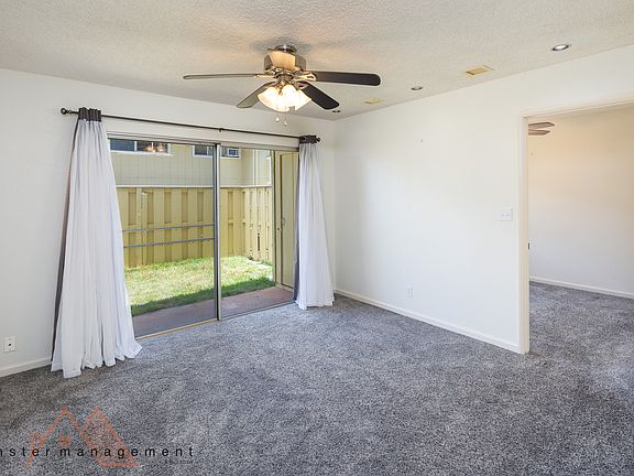 4th image of 94-1063 Kaukahi Pl #B1