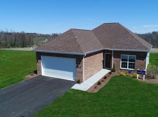 206 Muirfield Ct, Butler, PA 16001