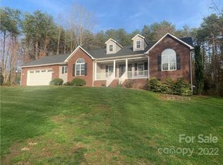 412 Grapevine Cir, Taylorsville, NC 28681