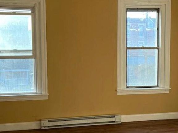 3rd image of 937 Belmont Ave #2