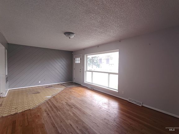 4th image of 1150 N 9 E