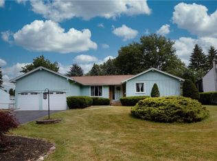 13 Twin Oak Dr, Rochester, NY 14606