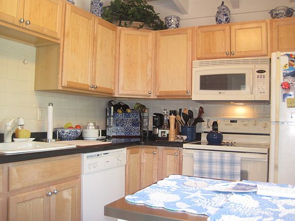 3rd image of 211 S Coconut Palm Blvd
