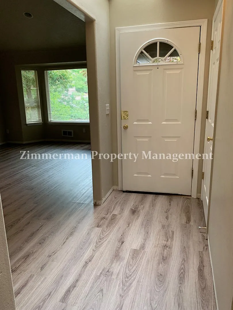 Wonderful 3 bedroom 2 bathroom home — Photo 4