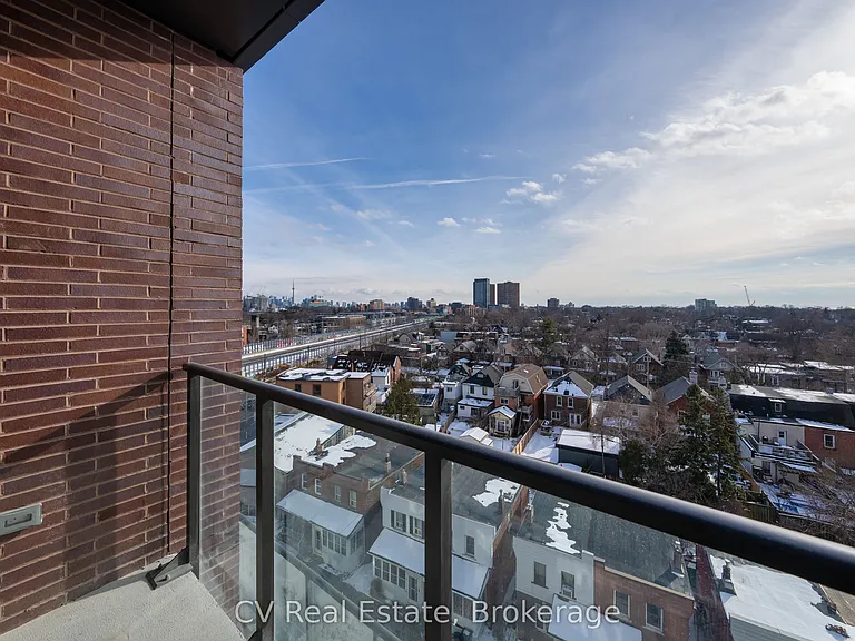 2625 Dundas St W #810 — Photo 25