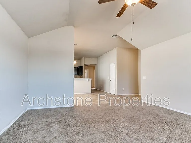 19704 Taggert Dr — Photo 6
