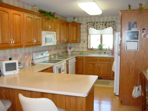 4th image of 2801 Knight Dr