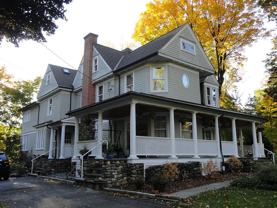 1st image of 105 Prospect St