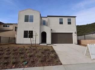 820 Meadowood St, Fallbrook, CA 92028