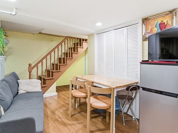 2nd image of 61 Cutler St