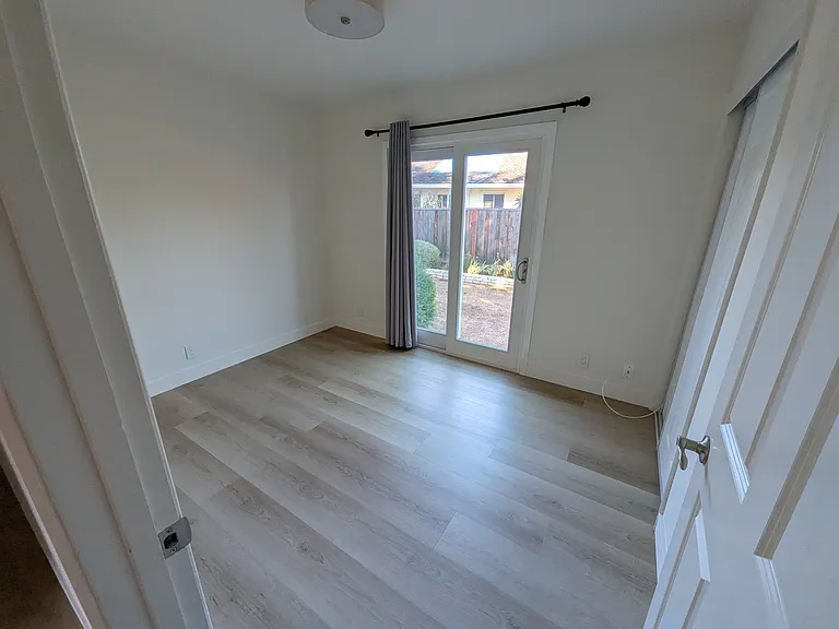 221 Rodonovan Dr — Photo 7