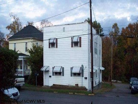 2nd image of 415/4155 Duncan Ave