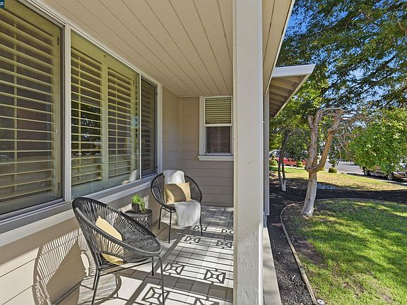 2nd image of 29 Haven Pl