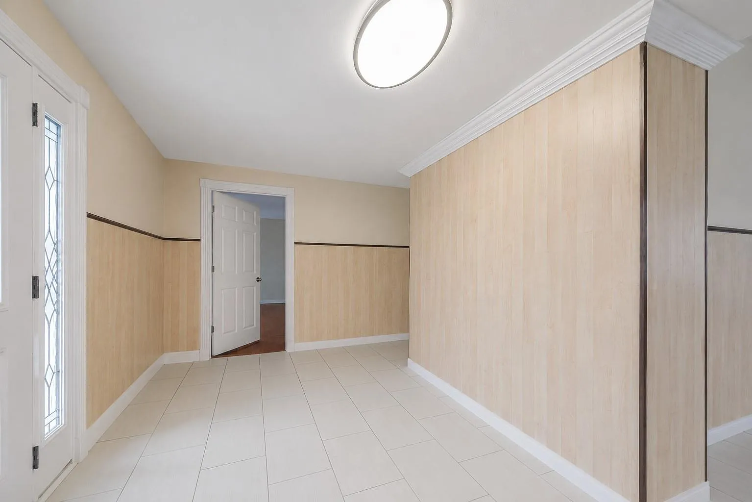 10 bed, 6.5 bath, 6299 sqft, $4,000 — Photo 3