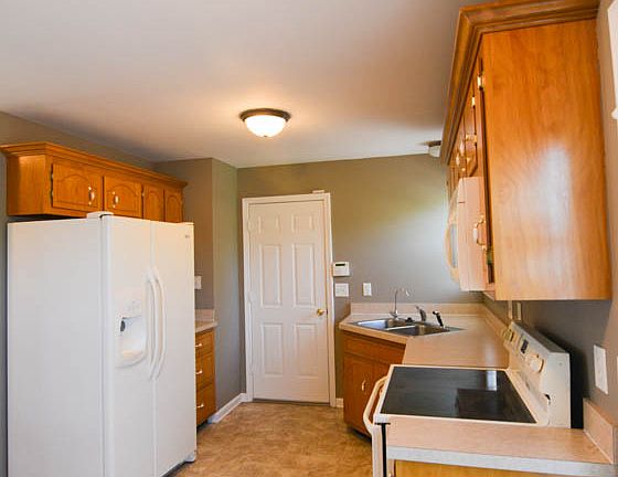 4th image of 1958 Whirlaway Cir