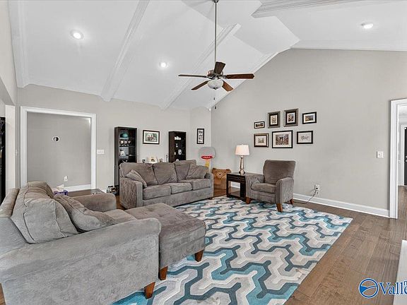 3rd image of 106 Goldfinch Dr
