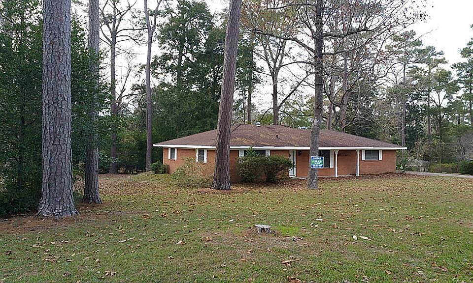 1st image of 35 Lake Dr