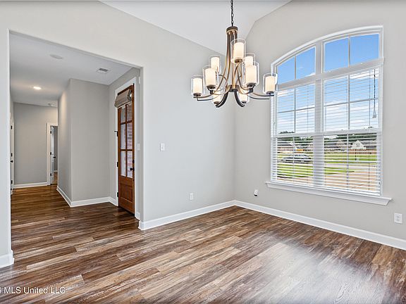 5th image of 3452 Kreunen St
